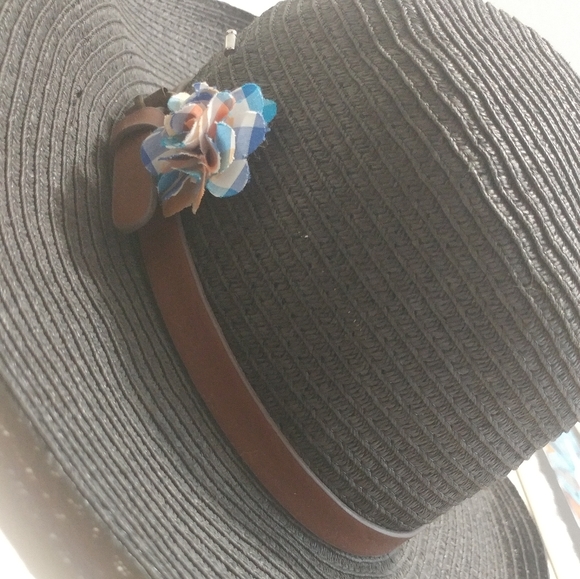 Stylish Sun Hat - Picture 2 of 3